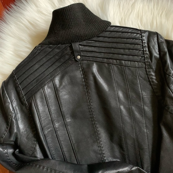 Danier Leather Bomber Jacket - Picture 6 of 7